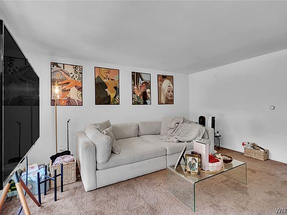 4th image of 17 W Summerset Ln