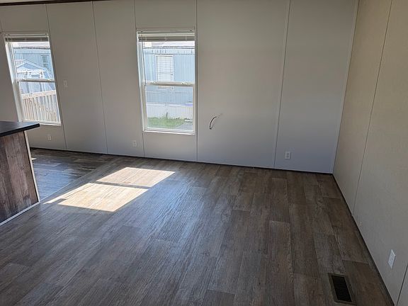 3rd image of 2109 Eagle Dr #241
