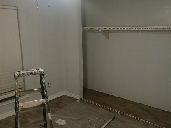 5th image of 5625 Antoine Dr #711