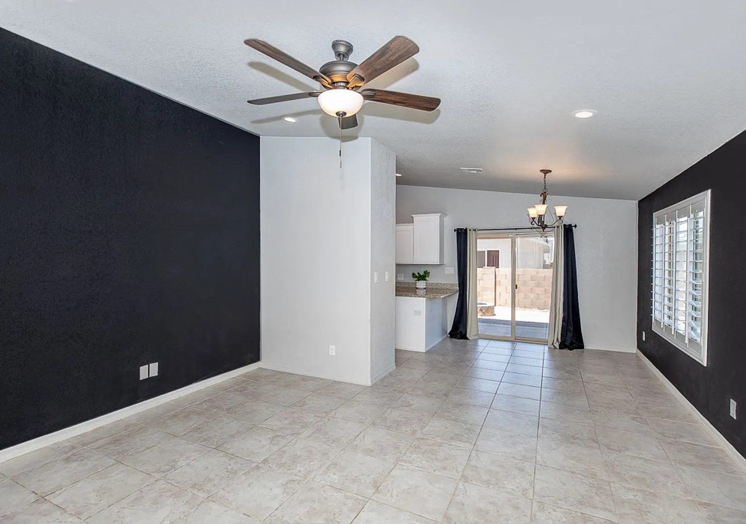 Nice 3 Bedroom In Foothills! — Photo 2