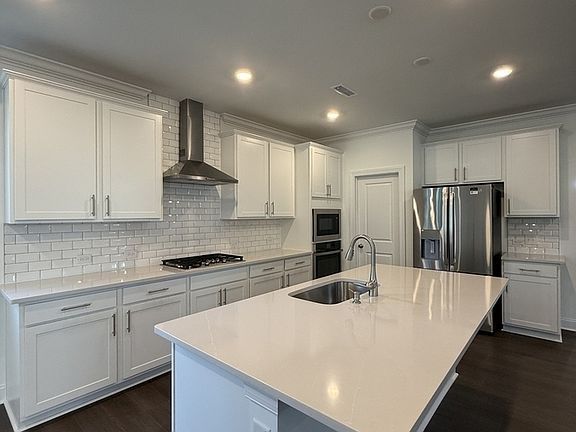 4th image of 900 Siskin Rd