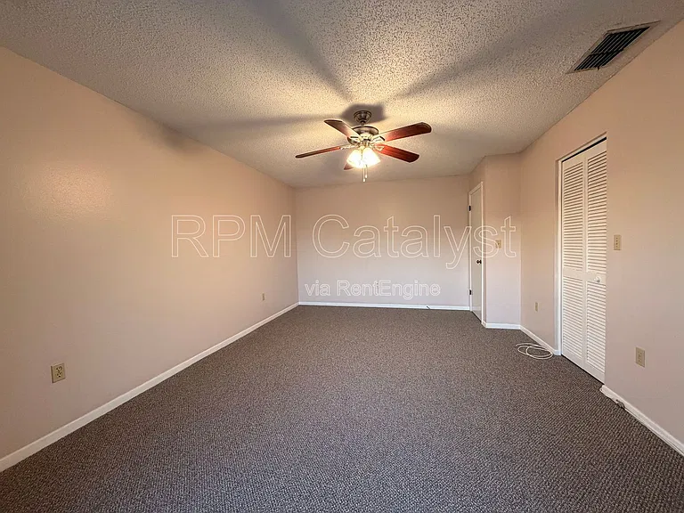 255 Capri Cir N #7 — Photo 12