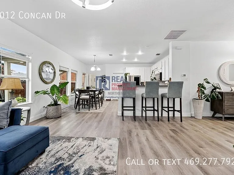 1012 Concan Dr — Photo 6