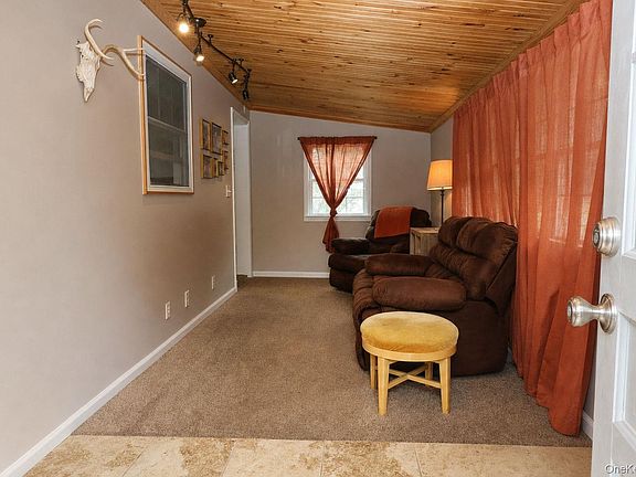 4th image of 63 Orchard Hill Road