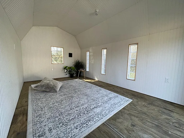 Shed which can be used as home office, yoga studio or for storage