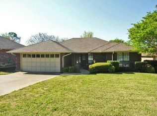 7516 Sean Dr, North Richland Hills, TX 76182