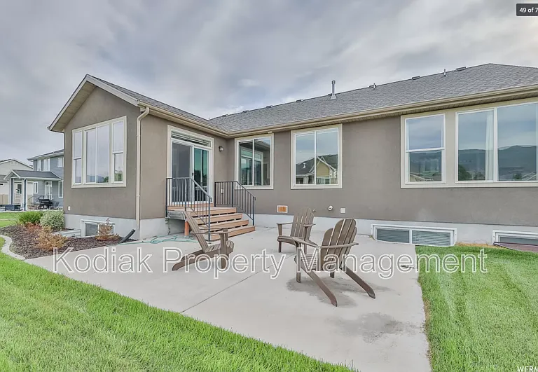 1463 S Kentucky Derby Way — Photo 28
