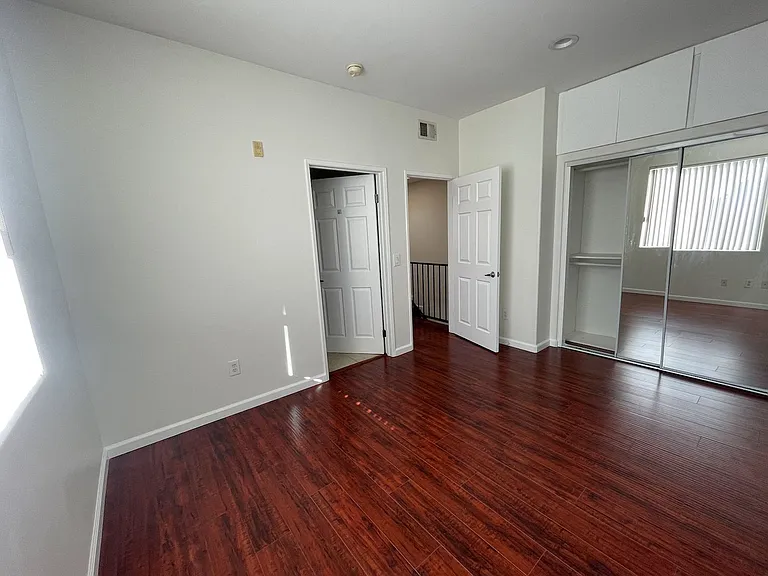 5330 Satsuma Ave — Photo 33