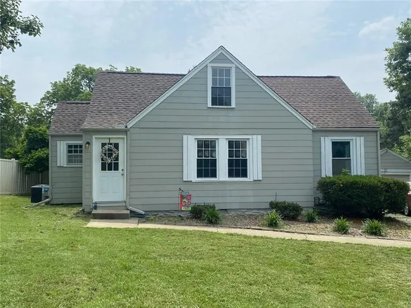 2705 Beverly Cir, Independence, MO 64052