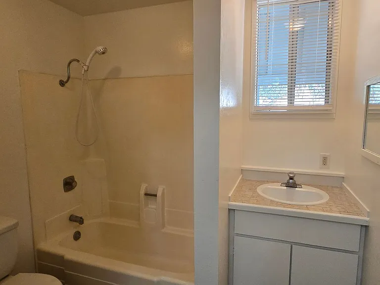 13038 Squirrel Creek Rd — Photo 8