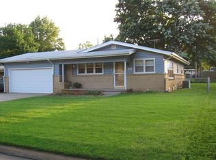 611 N Charles St, Mulvane, KS 67110