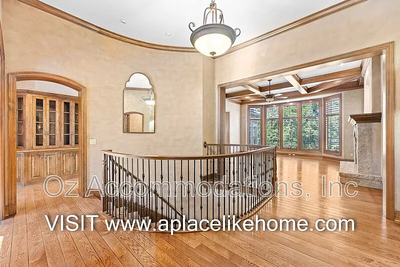 4 bed, 4.0 bath, 2005 sqft, $4,495 — Photo 4