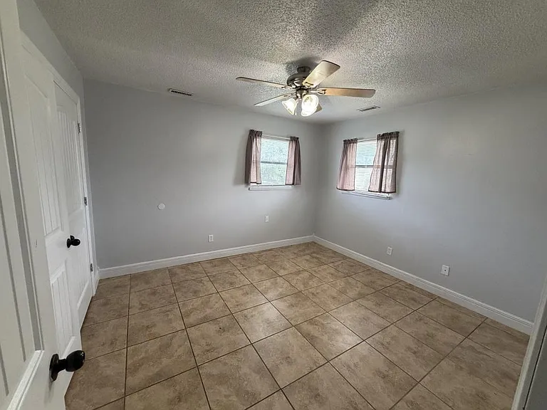 217 S Galena Ave — Photo 4