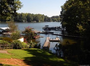 7404 Right Angle St, Sherrills Ford, NC 28673