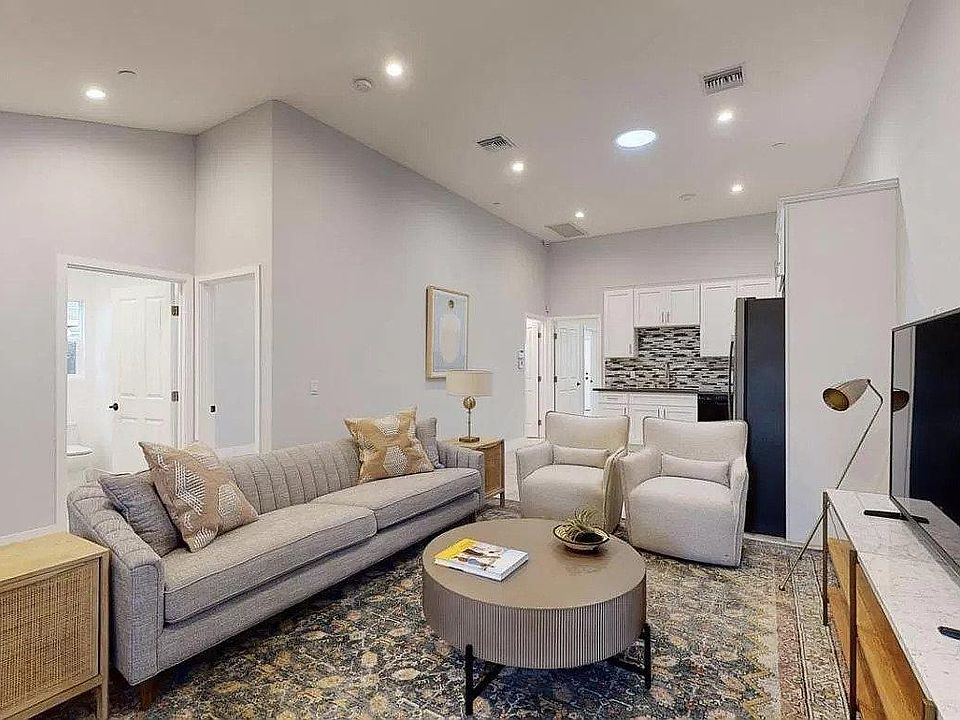 1st image of 712 N Fuller Ave #1