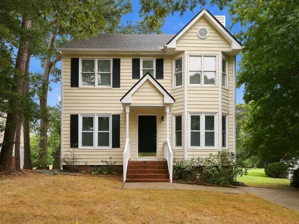 4952 Harbour Towne Dr, Raleigh, NC 27604