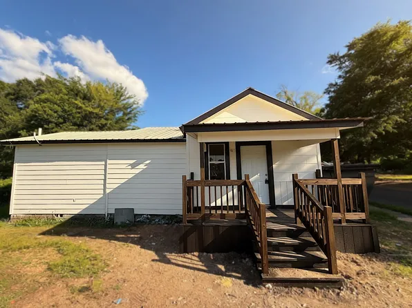 1402 5th Ave N, Columbus, MS 39701