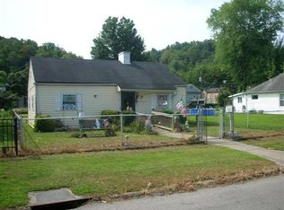 3237 Chase St, Huntington, WV 25704