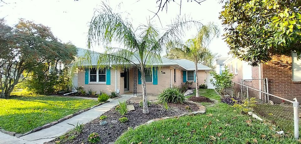 1st image of 4406 Avenue Q 1/2