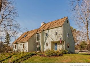 26 Indian Hill Rd, Farmington, CT 06032