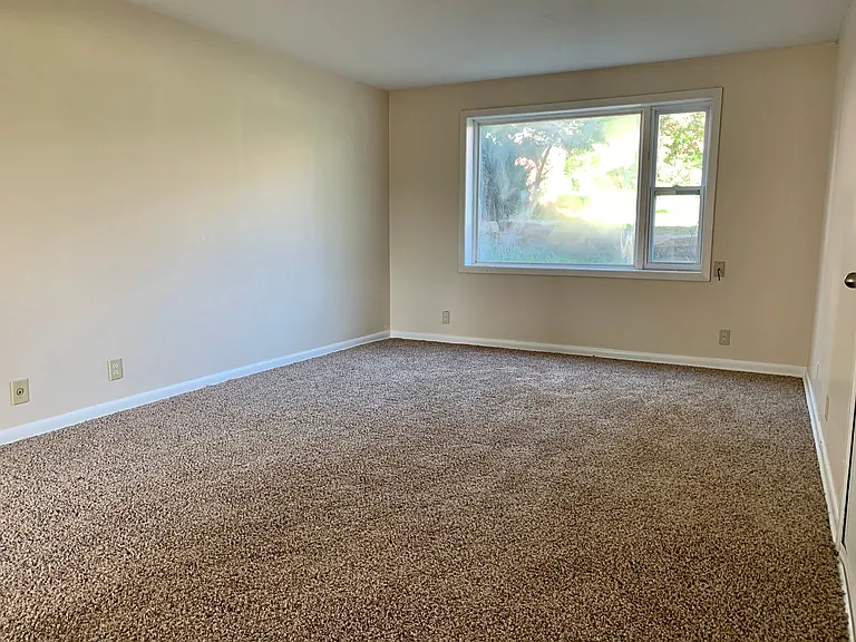 Keystone Court Apartments - Benson — Photo 23