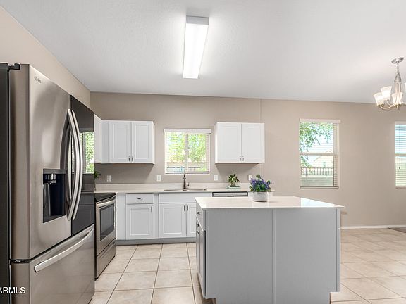 3rd image of 2926 W KOWALSKY Lane