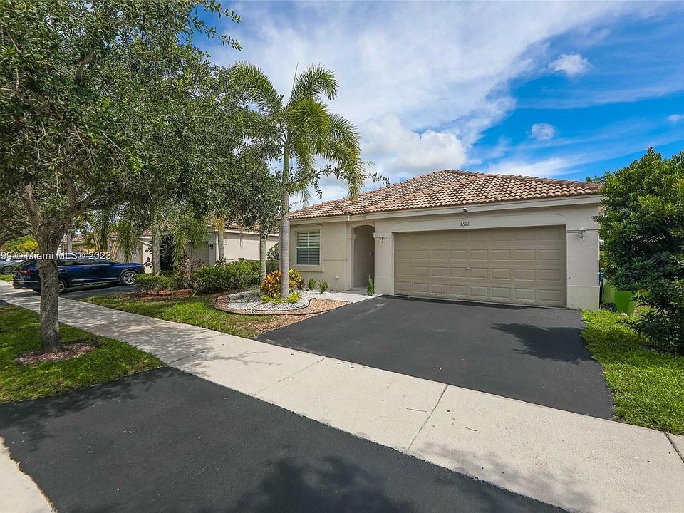 1st image of 1612 Zenith Way #1612