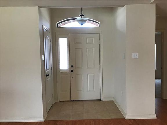 3rd image of 116 Misty Creek Dr