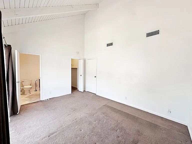 674 Rolling Green Dr — Photo 17
