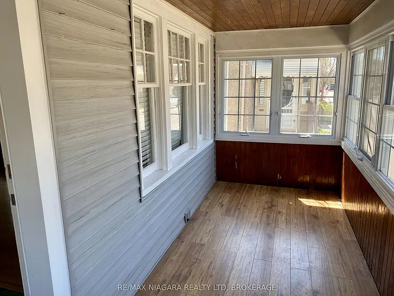 130 Beech St — Photo 2