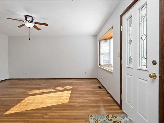 2nd image of 20 Churchill Downs Dr