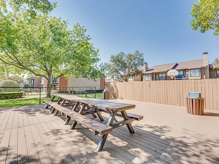 Bardin Oaks — Photo 20