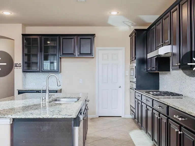 1009 Chickasaw Dr — Photo 3