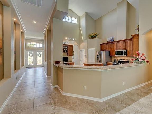 5th image of 15635 Hampton Village Dr