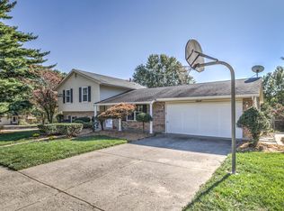 7 Graystone Park Ct, Saint Charles, MO