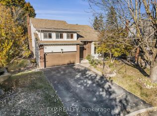 10 Pommel Cres, Ottawa, ON K2M 1A2