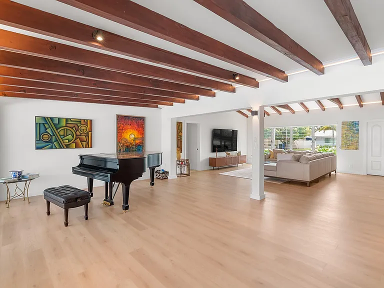 273 Tropic Dr — Photo 38