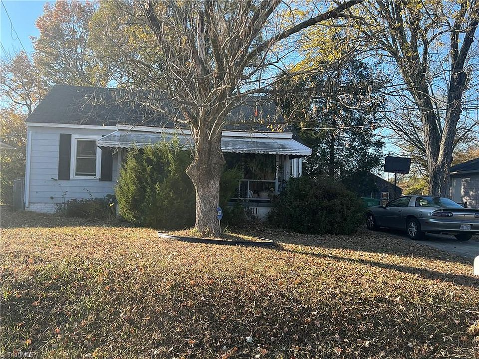 2nd image of 704 Hines St