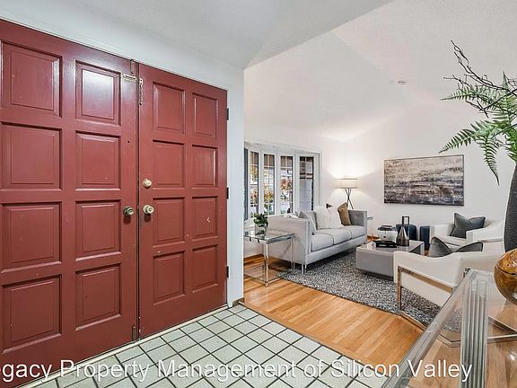 2nd image of 2735 Grandview Dr