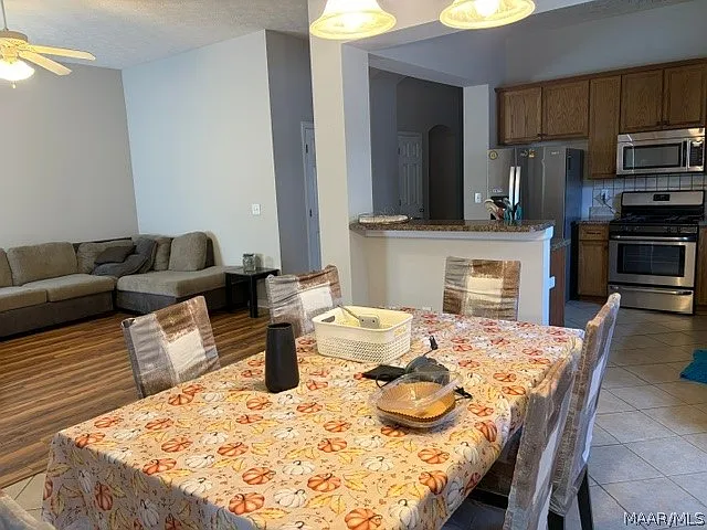 9213 Silverberry Ct — Photo 11
