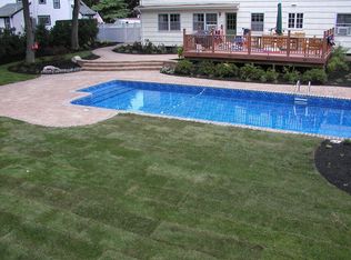 20 Sunset Rd, Bay Shore, NY 11706