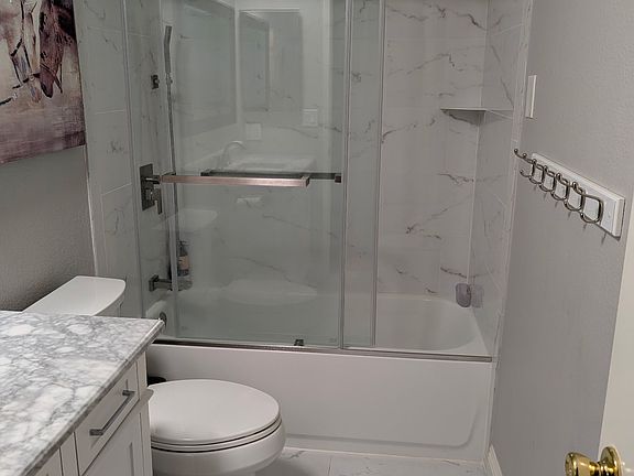 3rd image of 11489 Benton St