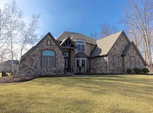 21147 Cedar Creek Dr, Strongsville, OH