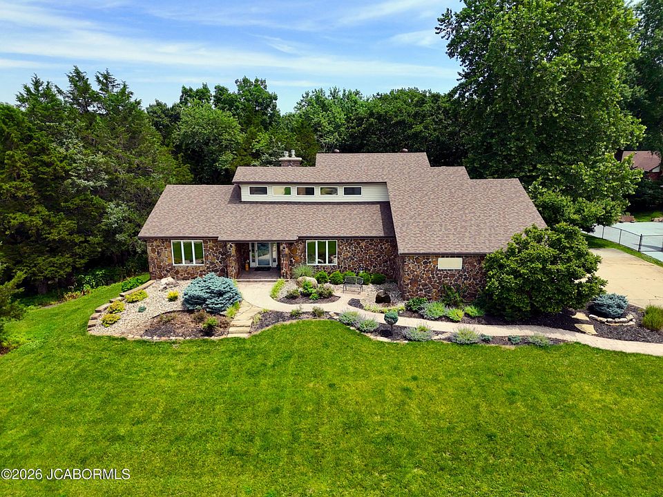 1st image of 909 Tanya Lynn Dr