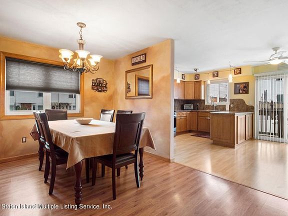 3rd image of 362 Tanglewood Dr