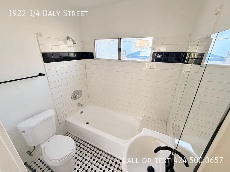 1922 1/4 Daly St — Photo 14