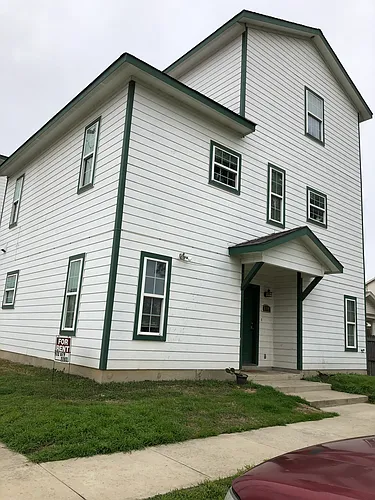 819 S Welch St Photo 1