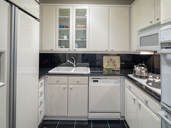 5th image of 1 Central Park N #35E