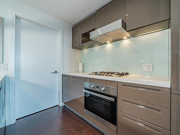 3rd image of 777 Richards St #4701
