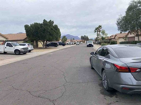 4th image of 833 E Pima Ave
